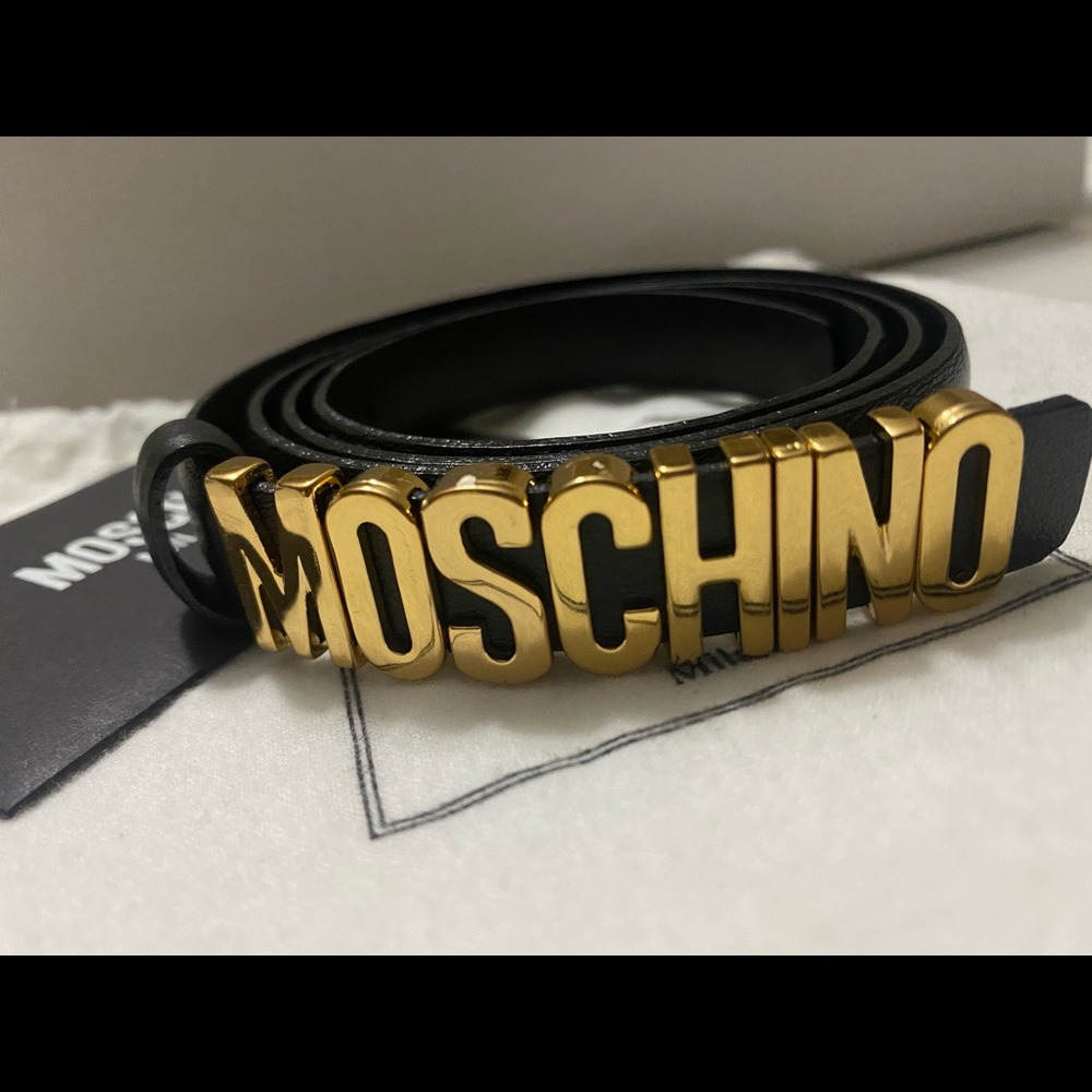 {Sold} Moschino Logo Skinny Belt Black Gold 44